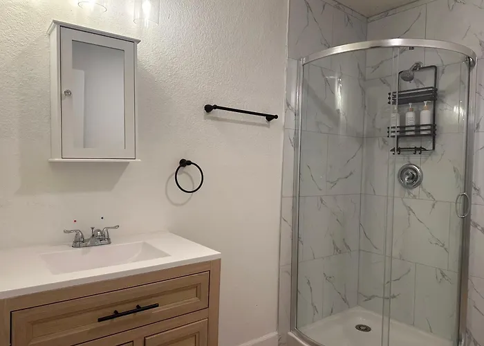 Cozy Tiny Minutes From Westgate *